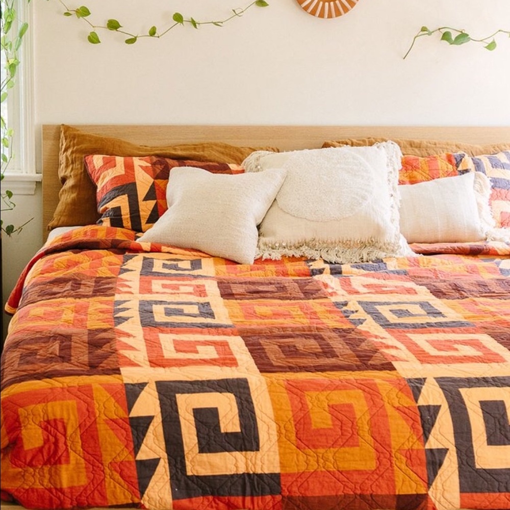 NWT Jungalow Ari Quilt and Shams